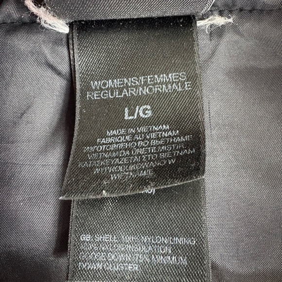 The North Face Women's 550 Puffer Jacket - Picture 11 of 11